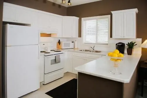 Hotel Executive Suites By Roseman - Pavilions Of Eau Claire YYC