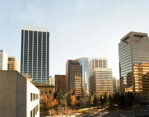 Executive Suites By Roseman - Pavilions Of Eau Claire YYC Hotel