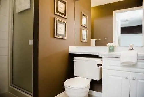 Executive Suites By Roseman - Pavilions Of Eau Claire YYC Kanada