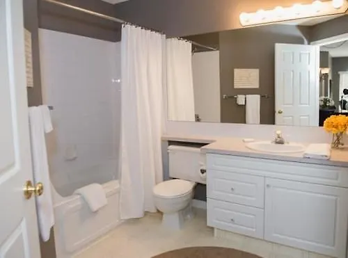 Executive Suites By Roseman - Pavilions Of Eau Claire YYC 3*,  كندا
